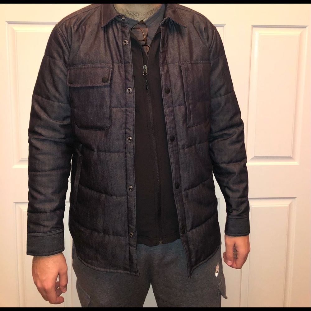 Gap black coat with snap buttons. Water repellent